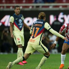 Expertos vieron penal a favor de Chivas que no se concedió