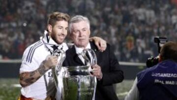Sergio Ramos y Ancelotti posan con la Décima.