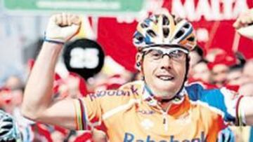 <b>ESTA VEZ SÍ. </b>Rabobank trabajó a tope para Freire y éste les devolvió el esfuerzo con una victoria.