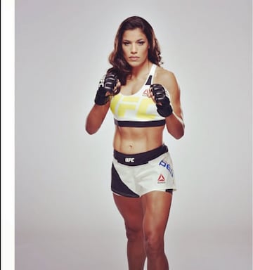 5 - Julianna Pena, 26, nacida en Washington USA. Record: 8-2-0