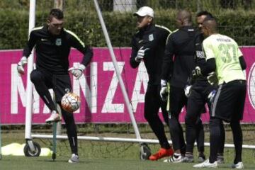 Nacional prepara su partido ante Coritiba en busca de la semifinal