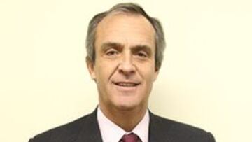 Gazitúa deja su cargo en la UC.