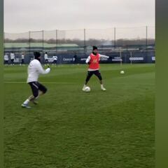 ¡Por los suelos! Ramos se la lía a Icardi y acaba en aplausos
