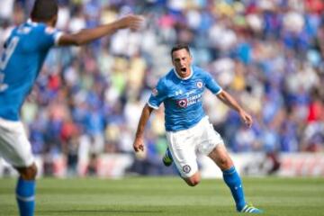 Las Águilas del América terminaron dando una voltereta histórica ante Cruz Azul tras ir perdiendo al medio tiempo por tres goles.