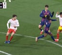 Va a arder Barcelona días y días: la falta no pitada a Koundé en el 2-1 del Girona