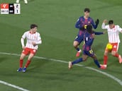 Va a arder Barcelona días y días: la falta no pitada a Koundé en el 2-1 del Girona