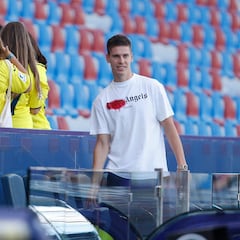 El Villarreal niega que Foyth haya recaído de su lesión