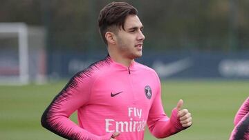 Metehan Guclu, en un entrenamiento con el PSG.