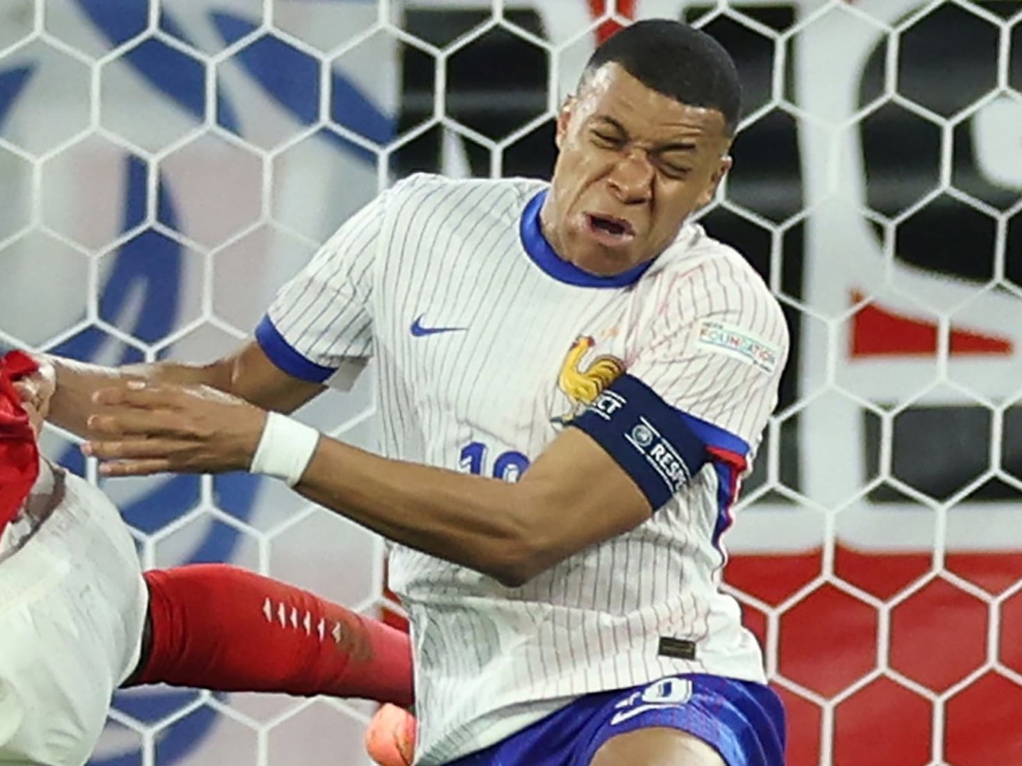 Mbappé se rompe la nariz - AS.com