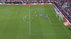 La sensacional chilena de Maxi Gómez en su estreno en Mestalla