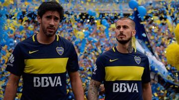 Dar&iacute;o Benedetto y Pablo P&eacute;rez durante un partido de Boca Juniors.