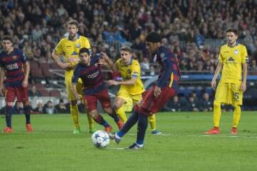 Gol 1-0 Neymar de penalti 