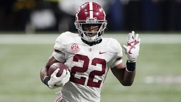 Harris promedió seis yardas por acarreo en cuatro años con el Crimson Tide; sumó 3,843 yardas y 46 touchdowns por la vía terrestre.