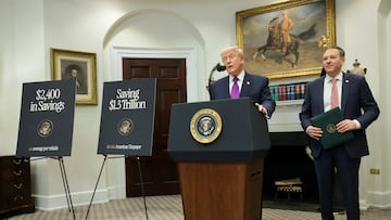 El presidente de Estados Unidos, Donald Trump, hace un anuncio en la Casa Blanca en Washington, D.C., Estados Unidos, el 12 de febrero de 2026.