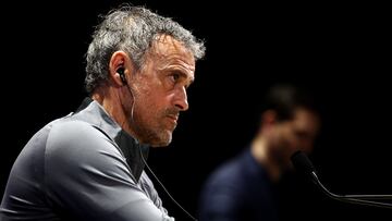Soccer Football - Champions League - Paris St Germain Press Conference - Paris-Saint-Germain Training Centre, Poissy, France - April 9, 2024 Paris St Germain coach Luis Enrique during the press conference REUTERS/Stephanie Lecocq