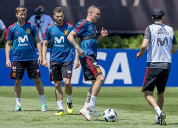 Iago Aspas con el balón