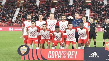 Alineación del Almería cotra el Elehe.