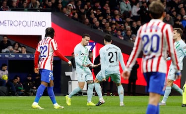 El brasileño recortó hacia dentro y buscó el primer palo cuando lo natural era buscar el segundo. Esto engañó a Oblak, que la tocó, pero no pudo sacarla. El Betis se adelantó en el partido.