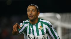 Ficha por el Betis en la temporada 07/08 y permanecerá en la disciplina del equipo verdiblanco hasta diciembre de 2008.
