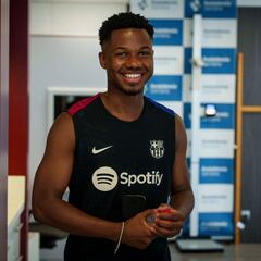 Ansu Fati, la ‘sombra’ de Messi y Ronaldinho en Barcelona
