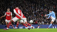 Julián Álvarez descoloca a Arteta