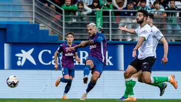 Abonados a la magia de Ipurua y a la efectividad de Stoichkov