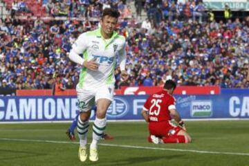 Roberto Gutiérrez le ha hecho seis goles a Johnny Herrera, uno con Wanderers.