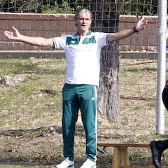 Rafa Sáez deja de entrenar al Coruxo a falta de dos jornadas