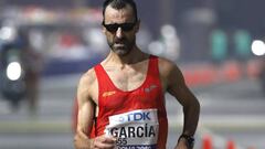 Jesús Ángel García Bragado llega a la meta de la prueba de marcha de 50 km en el Mundial de Atletismo IAAF Doha 2019.
