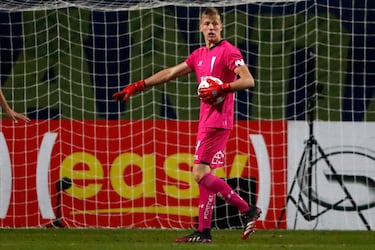 La UC sumó un arquero