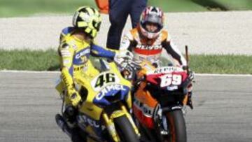 Rossi y Hayden, en Cheste 2006.