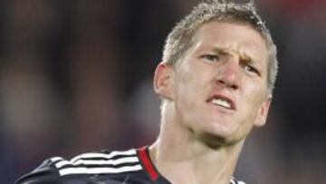 Schweinsteiger retrasa su renovación por el Bayern de Múnich hasta enero.