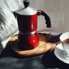 Cuidado si haces esto con tu cafetera: la ciencia dice que la estás arruinando sin saberlo