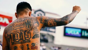 Un aficionado de Monterrey reacciona antes del partido del Grupo E del Mundial de Clubes entre River Plate y CF Monterrey en Pasadena.