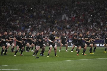 La 'haka' de los Classic All Blacks ayer en el Metropolitano.