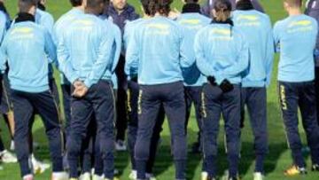 El Espanyol llegó a Vigo al mediodía y se ejercitó por la tarde en la ciudad deportiva del Celta, la Madroa. Hubo algún seguidor perico.