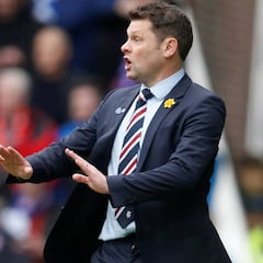 Pelea entre dos jugadores del Rangers y su entrenador