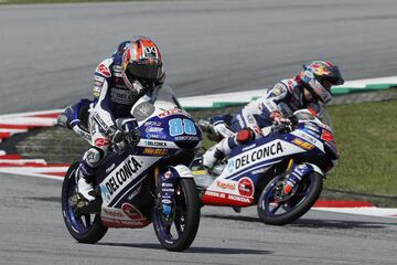 El piloto madrileño de Moto3, Jorge Martín, celebra la victoria en el Gran Premio de Sepang celebrado en el circuito de Sepang que le otroga como campeón mundial. 