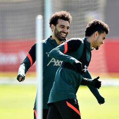 David James urges Liverpool to stand firm on Salah contract demands