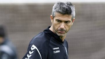 Pep Mart&iacute;, entrenador del Tenerife.