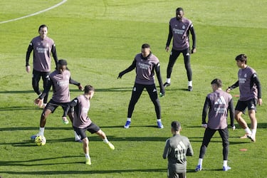 Kylian Mbappé durante el entrenamiento a puertas abiertas del Real Madrid.