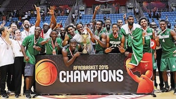 La selecci&oacute;n nigeriana celebra su primer Afrobasket.