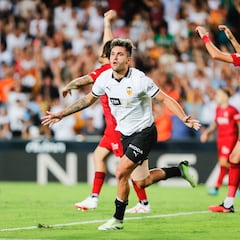 Aprobados y suspensos del Valencia: Duro acaba con su sequía casi un año después