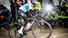 Gianni Moscon rueda durante la E3 Harelbeke de 2018.