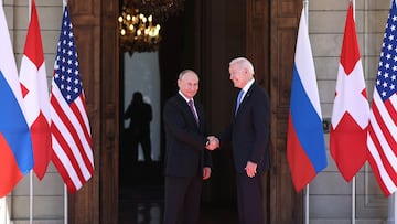 El presidente de Rusia, Vladímir Putin, y el presidente de Estados Unidos, Joe Biden