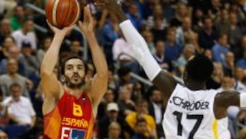 Pau Ribas lanza ante Dennis Schroeder.