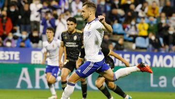 Vada lanza el penalti que empató el partido contra la Ponferradina la pasada temporada.