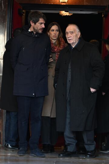 Ernest Urtasun y Fernando Méndez-Leite asisten a la capilla ardiente de Marisa Paredes en el Teatro Español.