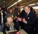 Florentino Pérez visita a la internas de Alcalá Meco