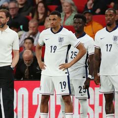 Inglaterra, adiós entre abucheos
